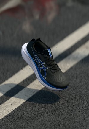 GEL NIMBUS 27 - Chaussures de running sur route - black