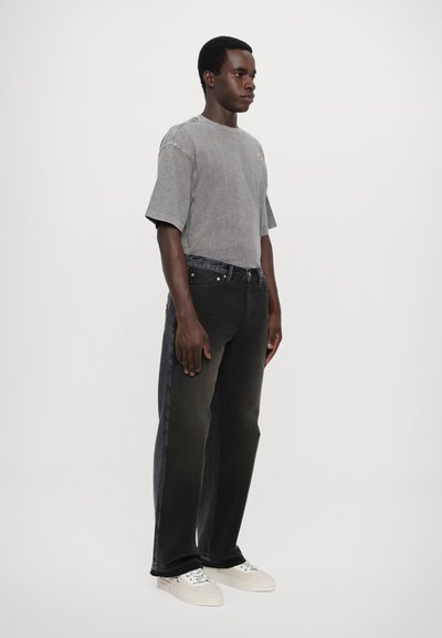 Evisu RONT PANEL - Traperice opuštenog kroja - black