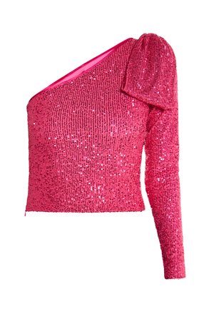 Różowa bluzka z cekinami, o asymetrycznym kroju, z jedną długą rękawą i bufiastym detalem na ramieniu, wzbogacona o błyszczące ozdoby.