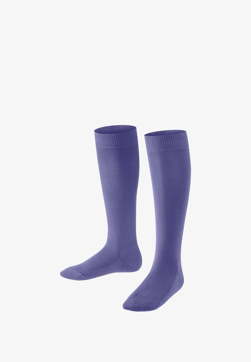 Lila knielange Socken mit glatter Textur, ausgestattet mit einer gerippten Bündchen oben und einem nahtlosen Design für Komfort.