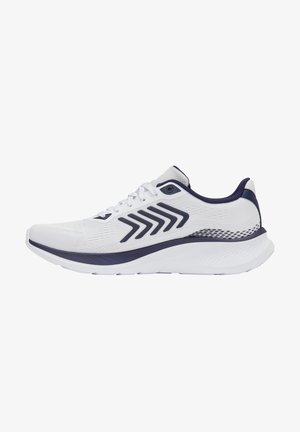 Bottine de sport blanche avec des accents bleu marine, tige en mesh, semelle courbée et trois motifs en chevron parallèles sur le côté pour un détail design.