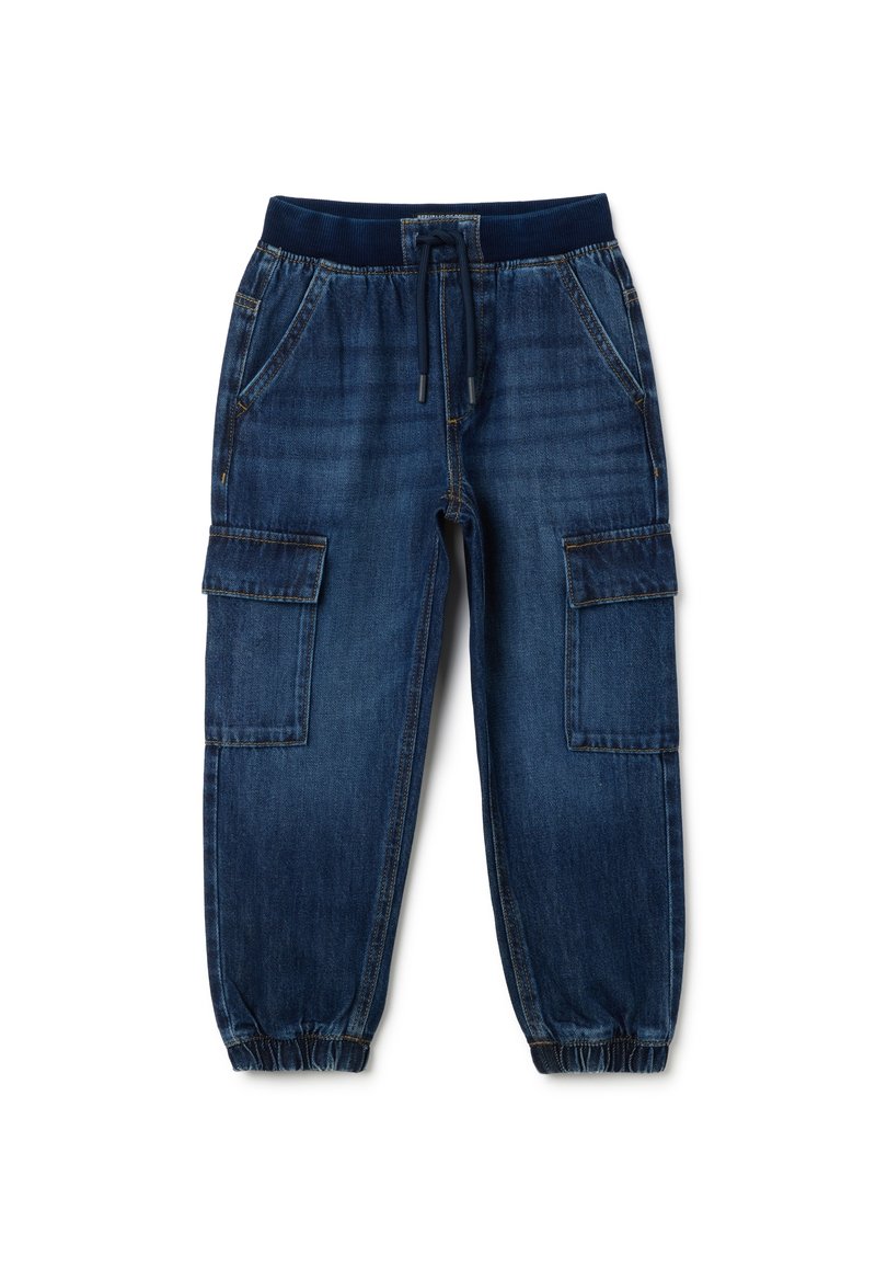 Donkerblauwe denim cargobroek met een elastische tailleband, koordje, twee zijzakken en twee zakken op de benen met elastische boorden.