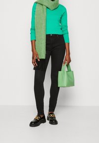 Marc O'Polo DENIM Vaqueros pitillo - black denim
