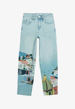 Jasnoniebieskie dżinsy z kolorowymi pejzażami przedstawiającymi nadmorskie budynki i kopułę na nogawkach, z prostym krojem.