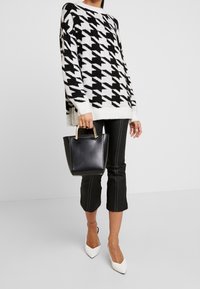 JDY Stickad tröja - off-white