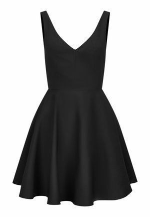 Zwarte mouwloze jurk met diepe V-hals en uitlopende rok, tot op de knie, gladde stof, zonder patronen of versieringen.