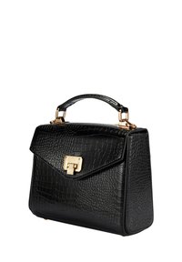Borsa a tracolla nera in similpelle con texture di coccodrillo, forma strutturata, accessori in oro e manico superiore. Chiusura a pattina con dettaglio a fermaglio.