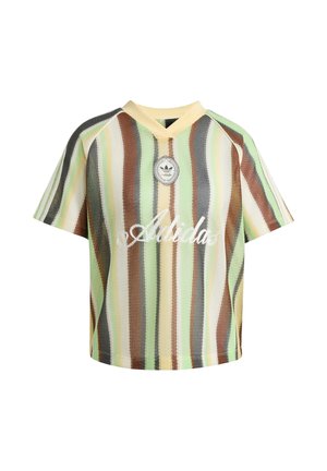 Krátký pletený rukávový svetr s vertikálními pruhy v zelené, hnědé, krémové a šedé barvě, s béžovým límečkem a logem Adidas na hrudi.