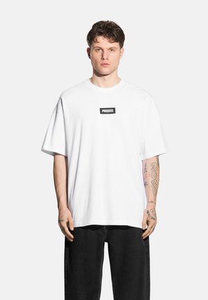 - T-shirt basic