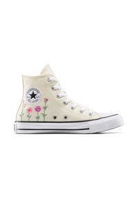Sneaker in tela alta di colore crema, con lacci bianchi, suola in gomma nera e ricami floreali in rosa e verde sui lati.