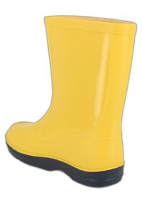 Geel rubberen regenlaars met een gladde, glanzende afwerking, ronde neus, middelhoge schacht en een donkerblauwe rubberen zool voor grip.