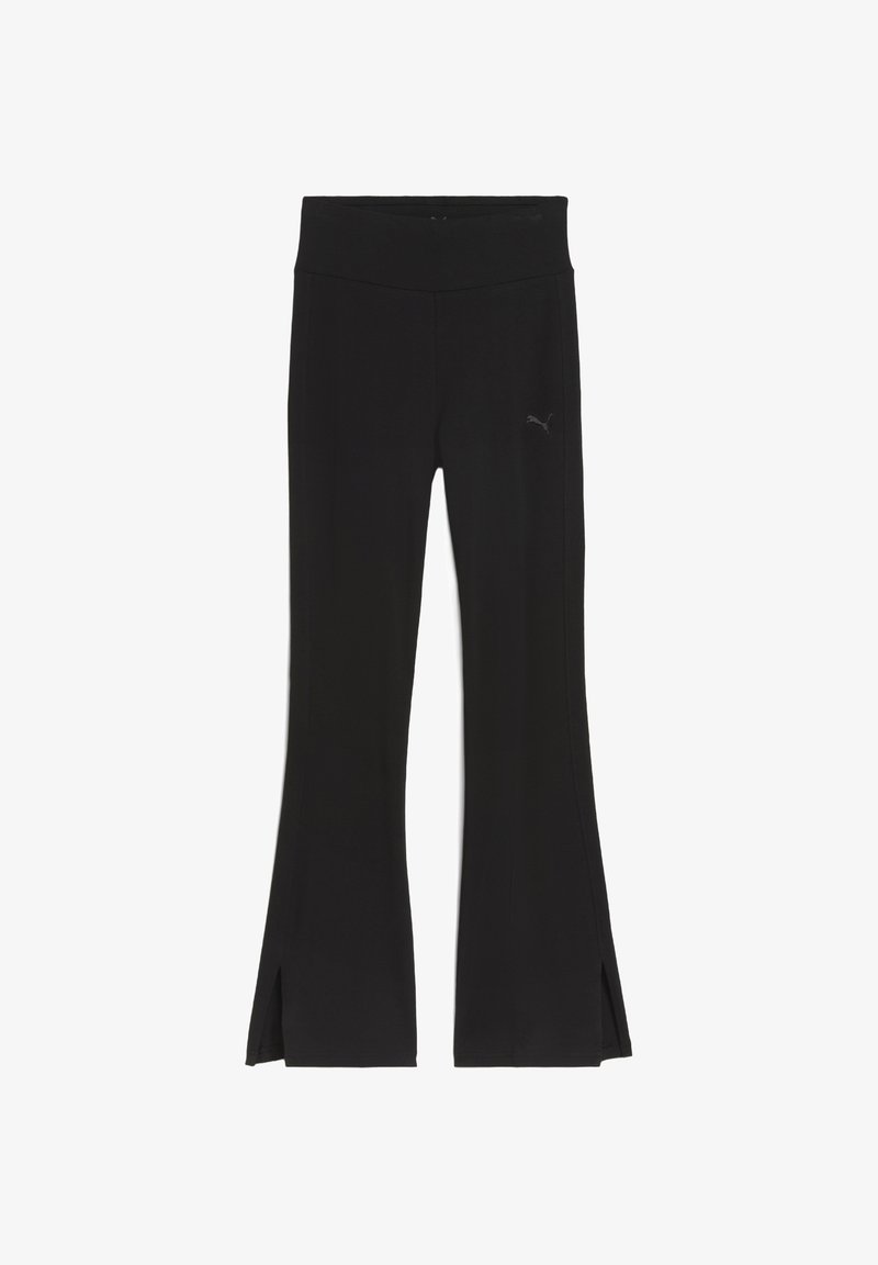 Pantaloni sportivi neri con design svasato, dotati di fessure laterali, una texture liscia e un discreto logo Puma sul lato sinistro.
