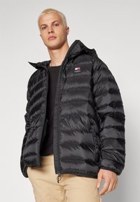 Tommy Jeans HOODED JACKET  - Páperová bunda - black