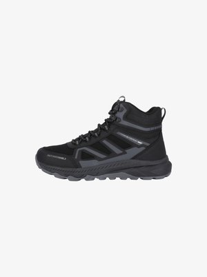 Schwarze wasserdichte Wanderstiefel mit strukturiertem Gewebe, geformter Gummisohle und reflektierenden Akzenten. Verfügt über ein sicheres Schnürdesign und eine mittelhohe Höhe.