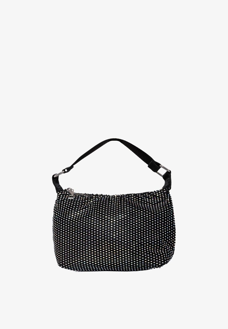 Czarna torba z srebrnymi cyrkoniami, wykonana z miękkiego materiału, o zaokrąglonym kształcie, z pojedynczym regulowanym paskiem, zamknięciem na zamek i subtelnym detalem tekstury.