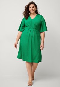 Ellos Plus collection Hverdagskjole - grün