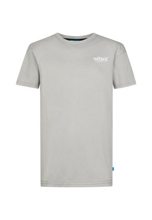 T-shirt gris clair à manches courtes avec un petit logo blanc "PETROL" sur le haut à gauche et un col rond.