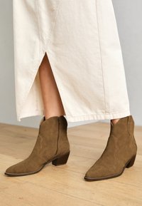 Anna Field Biker-/cowboynilkkurit - cognac