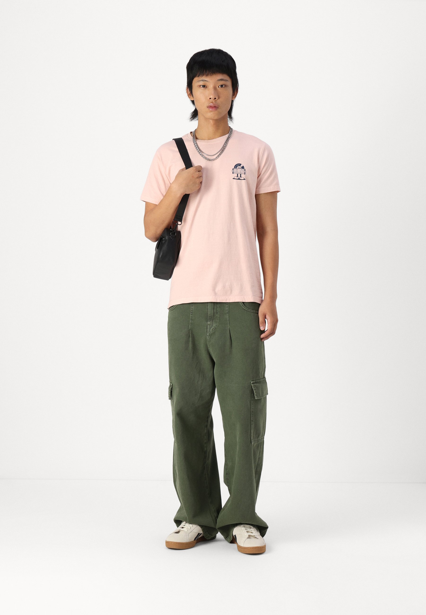 Kaotiko CARGO LOOSE UNISEX - Cargo trousers - army/green - Zalando