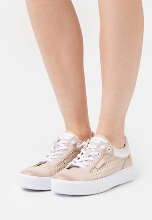 bugatti KELLI - Trainers - rose/white