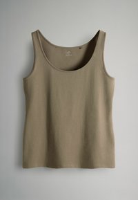 Maiou kaki din țesătură moale și elastică. Are un decolteu rotund și un design simplu, fără mâneci, cu o textură netedă și uniformă.