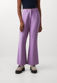 ONLY - ONLBERRY MID CLEAN FLARED PANT - Pantalon classique - violet Image miniature 1