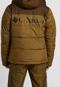Columbia Snowboardjacka - olive