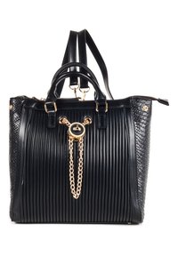 Czarna skórzana torebka z pionowymi fałdami, gładkimi bokami i akcentami w wężowy wzór. Posiada złote okucia oraz dekoracyjną łańcuszkową detal.