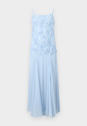 Robe de soirée bleu clair sans manches avec un corsage en dentelle florale appliquée et une jupe fluide en chiffon.