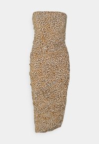 Robe sans bretelles en imprimé léopard avec une coupe ajustée, présentant une texture froncée et une longueur au genou. Fabriquée en tissu léger.