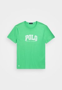 Zelené bavlněné tričko s kulatým výstřihem, krátkými rukávy a výrazným bílým nápisem "POLO RALPH LAUREN" na přední straně s malým logem.