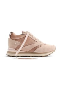 Baskets en daim rose clair avec des accents lisses, bout rond et dessus texturé. Conçues avec des lacets plats et une semelle en caoutchouc durable.