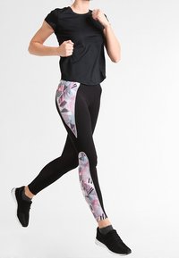 Hunkemöller Trikoot - black