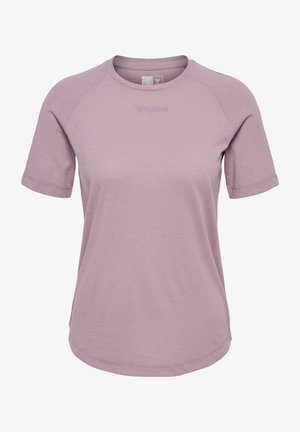 Vaaleanliila lyhythihainen t-paita pyöreällä pääntiellä, teksturoidusta kankaasta ja hienovaraisella brändäyksellä keskellä. Pehmeä ja rento muotoilu.