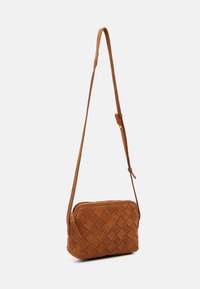 Zign LEATHER - Cross body bag - cognac