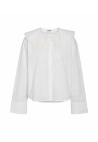 Biała koszula z długim rękawem z dużym, haftowanym, falistym kołnierzem z delikatną różową lamówką. Gładki materiał, lekko luźny krój, zapięcie na guziki.