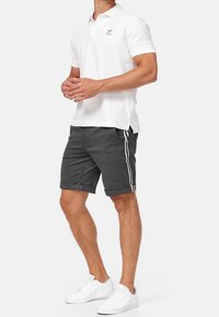 INDICODE JEANS Shorts - anthracite