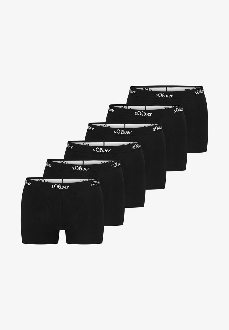 Schwarze Boxershorts aus weichem Stoff, mit einem kontrastierenden weißen Bund, auf dem der Markenname "s.Oliver" entlang der oberen Kante wiederholt ist.