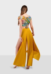 Pain de Sucre JAX - Ranta-asusteet - ochre