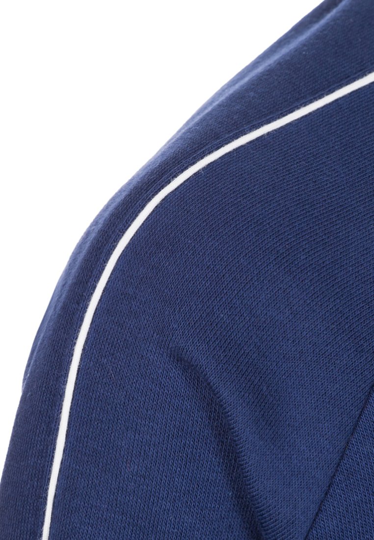 core 18 sweatshirt