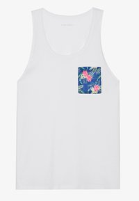 Canottiera bianca con taschino floreale blu navy sul lato sinistro del petto, decorato con motivi tropicali rosa e verdi. Tessuto di cotone morbido, design senza maniche.