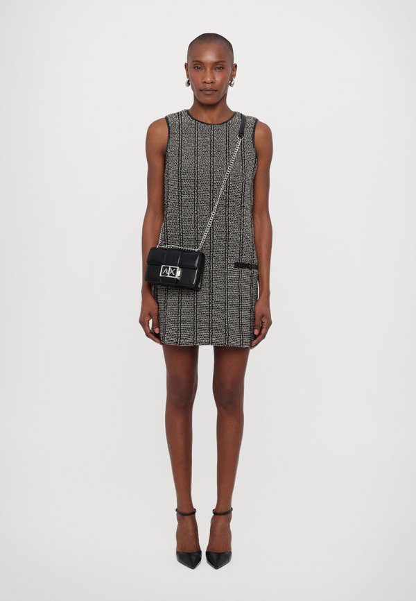 MESSENGER BAG - Handbag