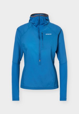 Μπλε μπλούζα Patagonia με μακριά μανίκια, μισό φερμουάρ μπροστά, φερμουάρ στην τσέπη στο στήθος, εφαρμοστά μανσέτες και ενσωματωμένη κουκούλα.