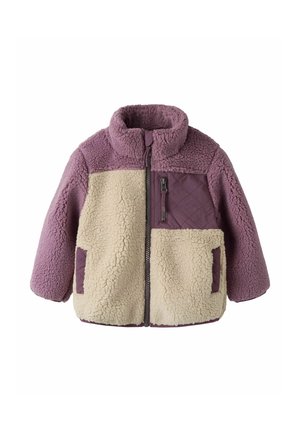 Barnejakke i fleece med lilla og beige fargeblokker, høy krage, frontglidelås og glidelåslomme på brystet.