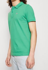 Tommy Jeans Polotričko - green
