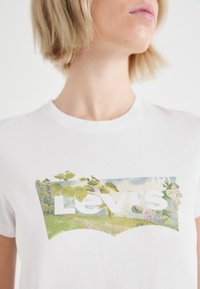 Levi's® PERFECT - Triko s potiskem - scenic