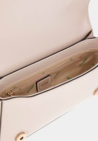 Guess MIETTA FLAP SHOULDER BAG - Borsa a mano - weiß