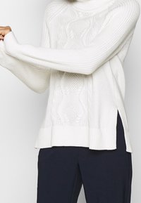 GAP Sweter