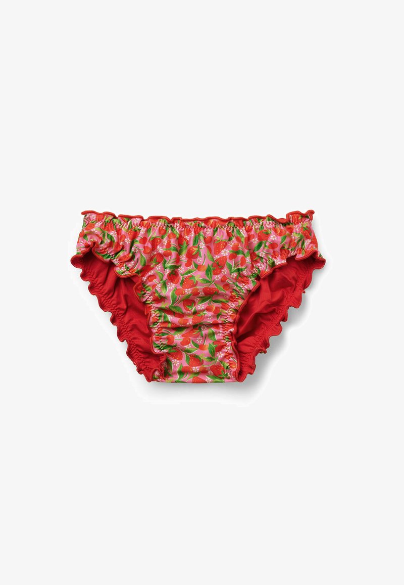 Bas de bikini rouge avec des bords froncés et un motif de fraises et de feuilles vertes sur le panneau avant.
