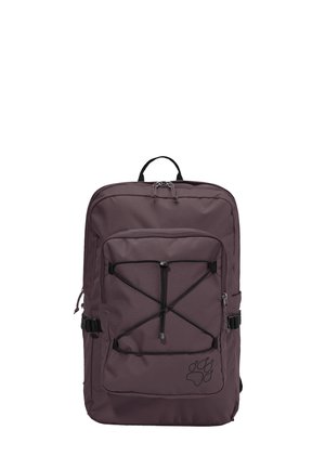 Sac à dos rectangulaire violet foncé avec corde élastique à l'avant, poche avant zippée, sangles latérales et un petit logo empreinte de patte dans le coin inférieur.